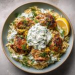 Greckie Kurczaki z Orzo i Tzatziki