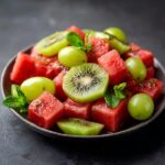 Sałatka z Arbuza, Kiwi i Zielonych Winogron