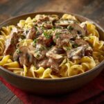 Stroganow wołowy z grzybami i kremowym sosem