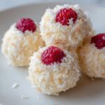 biale czekoladowe kulki sernikowe z malinami odkryj przepis